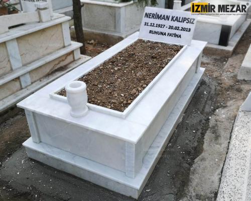 izM02 Mermer Mezar
